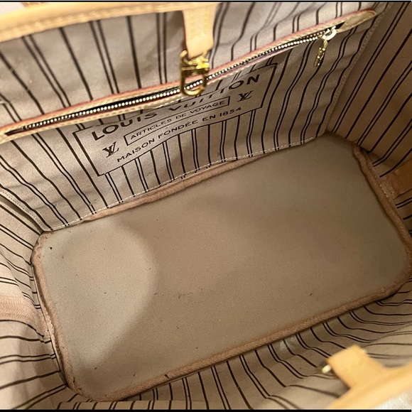 Louis Vuitton Neverfull mm - Picture 8 of 11